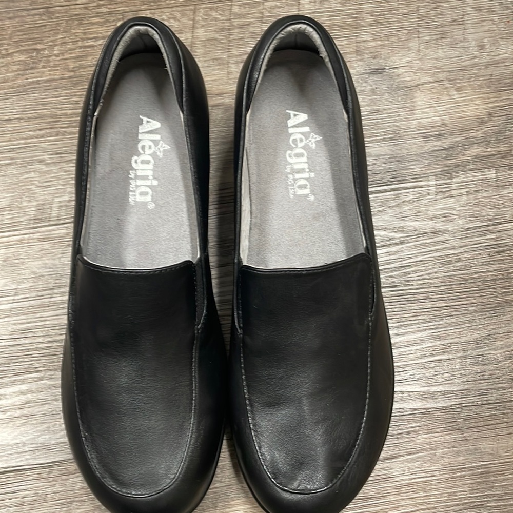 Alegria clogs